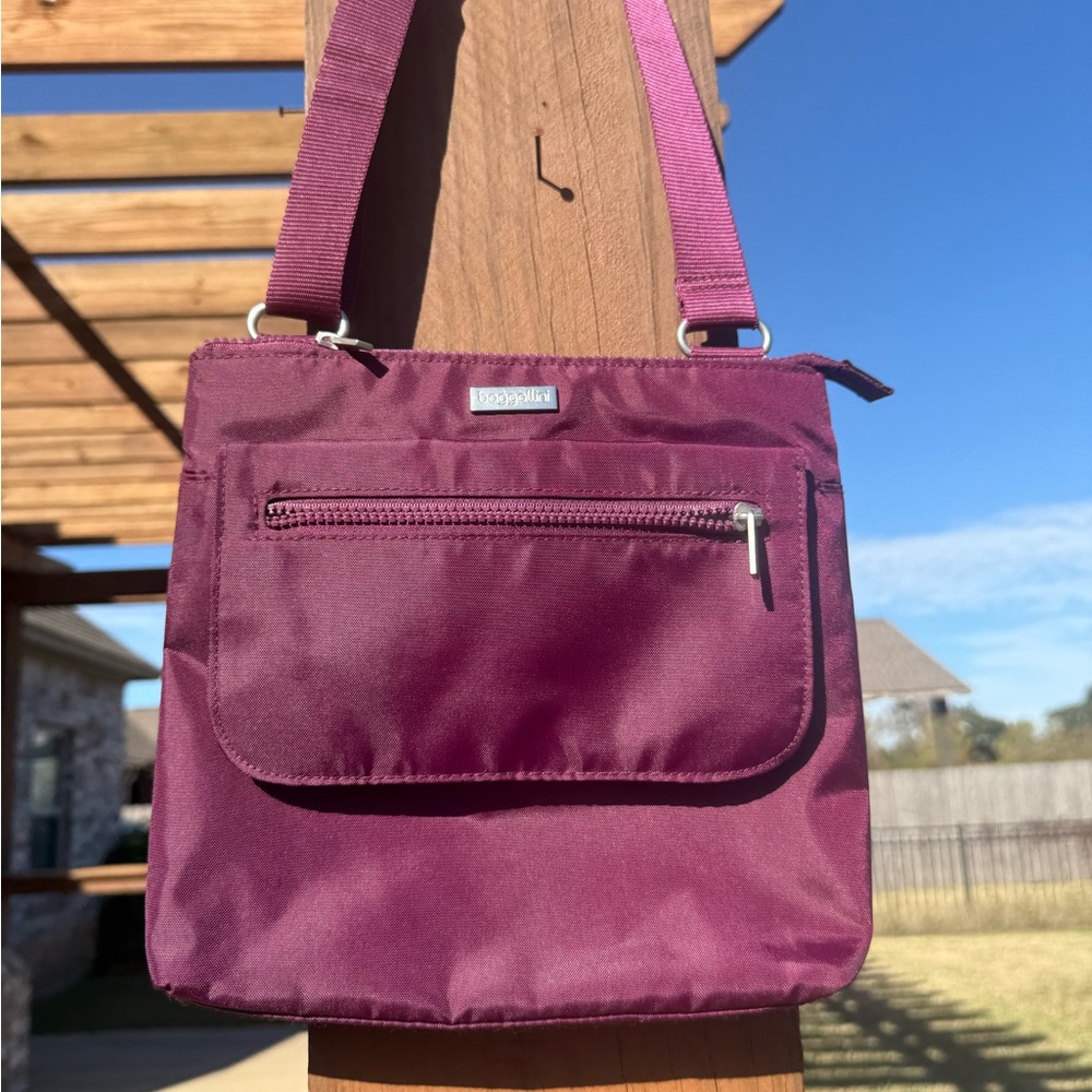 Bagalini Travelon Compact Crossbody Bag in Plum